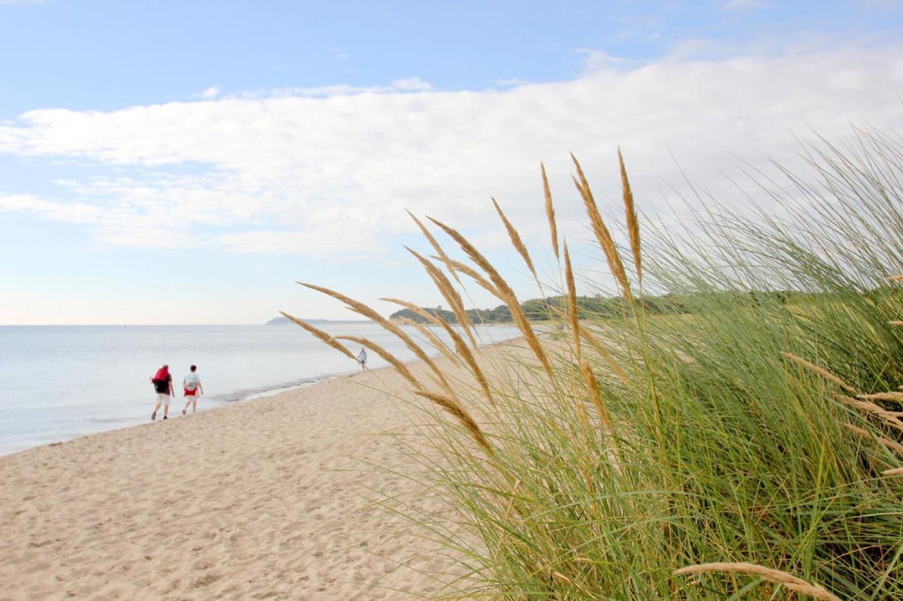 Strandnah Mit Terrasse, Gratis Nutzung Vom Ahoi Erlebnisbad Und Sauna In Sellin - Strandhaus Moenchgut Fewo06 Lobbe Dış mekan fotoğraf